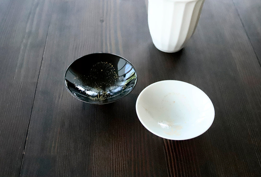 Marumo Takagi 2-Piece Fireworks Black and White Colour Changing Sake Cup Gift Set