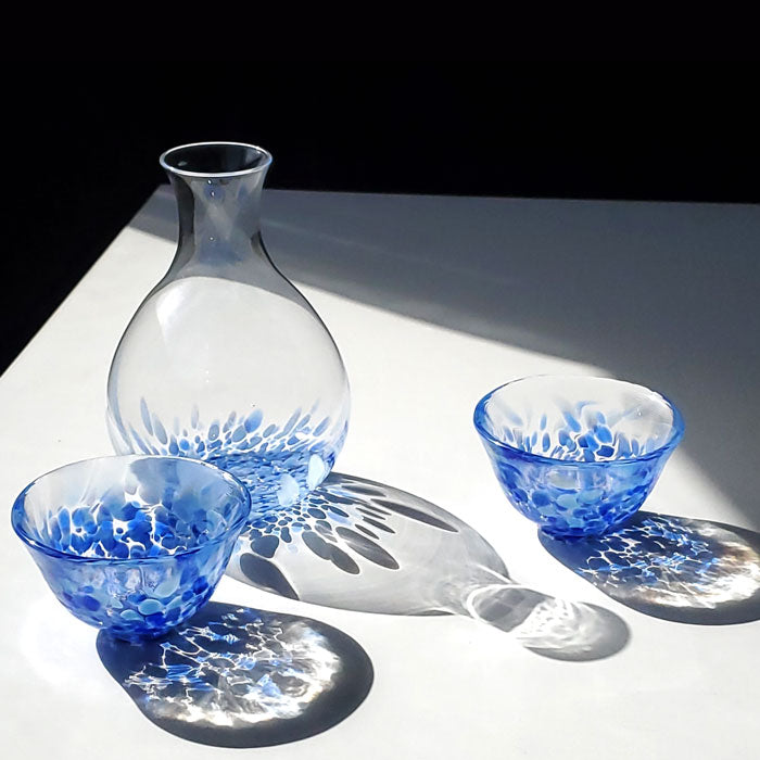 Tsugaru Vidro Iwashimizu Handmade Glass Tokkuri and 2 Piece Sake Cup Gift Set